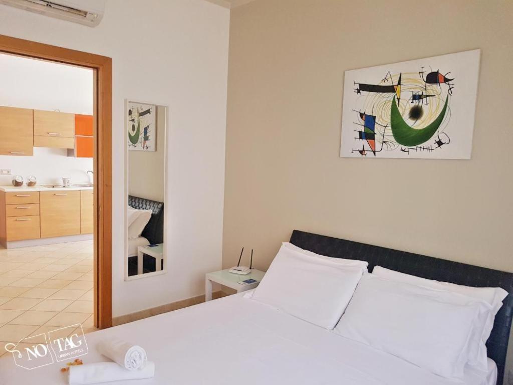 Colonna Rooms & Apartment Trani Exterior photo